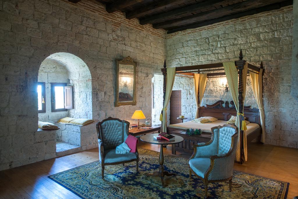 Chateau De Goudourville Villa Exterior photo